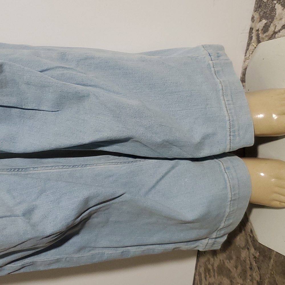 American Eagle Outfitters Light Blue Flare Jeans - Picture 4 of 16